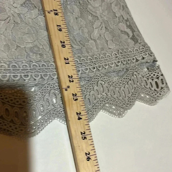 NWOT Listicle lace gray/silver long sleeve top medium - Picture 12 of 13